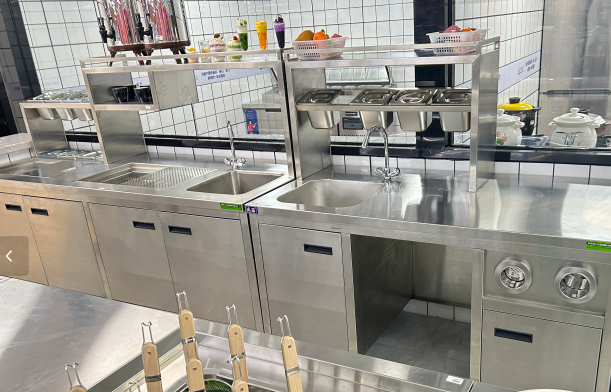 连锁餐饮厨房设备选型指南:根据菜品特色选择更适合的设备