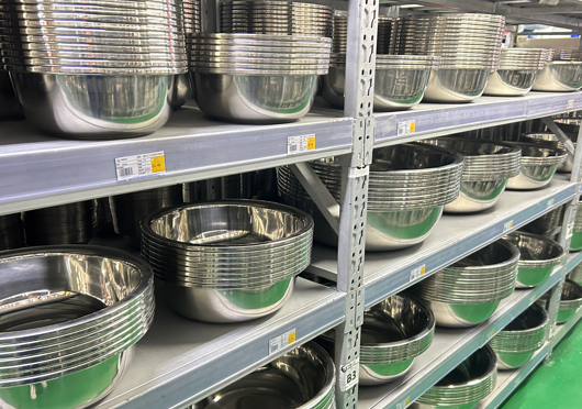 不锈钢厨具在酒店厨房应用中的优势与局限